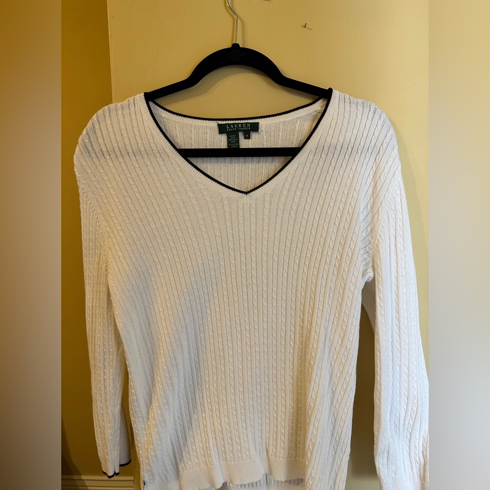 Like new! Lauren by Ralph Lauren sweater